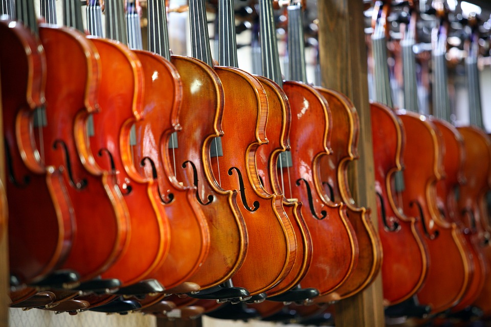 21094円 永遠の定番モデル バイオリン楽器 初心者の学生のための弓弦の肩の休みを持つ ベースの木の4 4バイオリン スターターバイオリン Size : 1 2